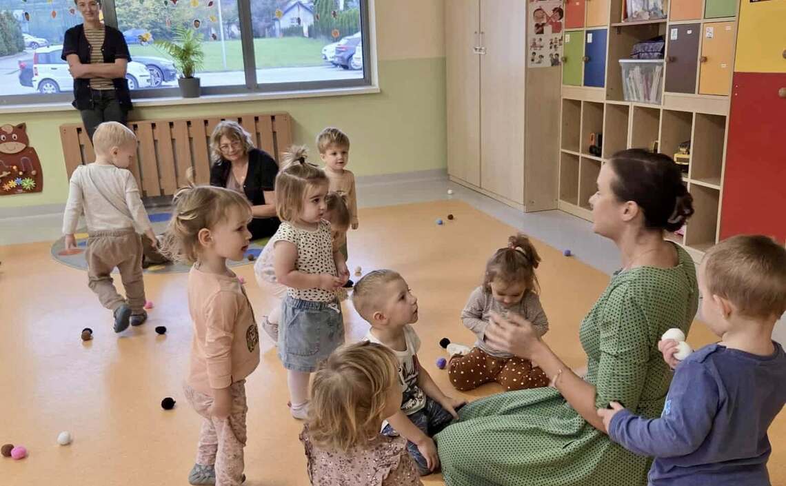 W naszym żłobku odbywają się zajęcia gordonowskie, które wprowadzają dzieci w fascynujący świat muzyki poprzez zabawę, ruch i śpiew.